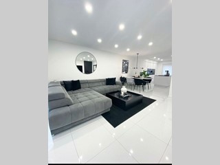 Trilocale in Vendita a Milano, 150'000&euro;, 98 m²