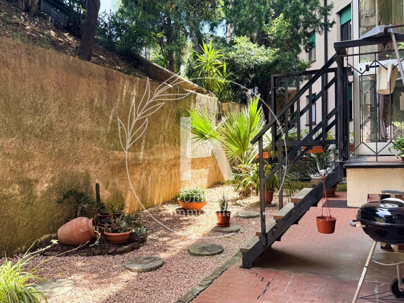 Appartamento in Vendita a Savona, zona La Rusca, 268'000&euro;, 135 m²