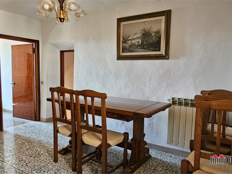 Appartamento in Vendita a Casole d'Elsa, 107'000&euro;, 130 m²