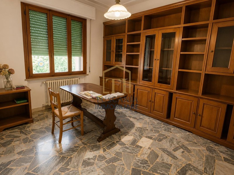 Quadrilocale in Vendita a Colle di Val D'Elsa, 165'000&euro;, 80 m²