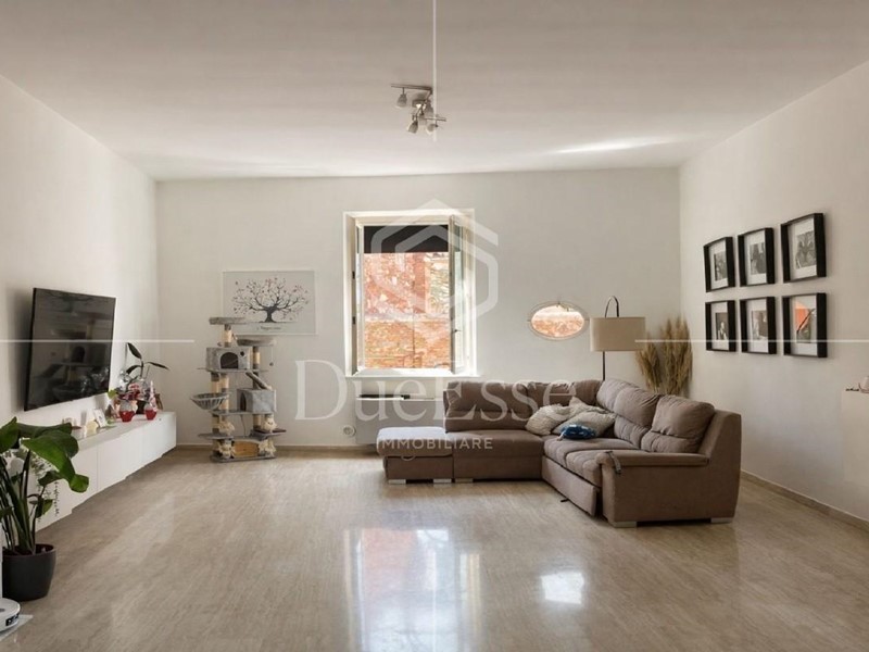 Trilocale in Vendita a Pisa, 300'000&euro;, 80 m², arredato