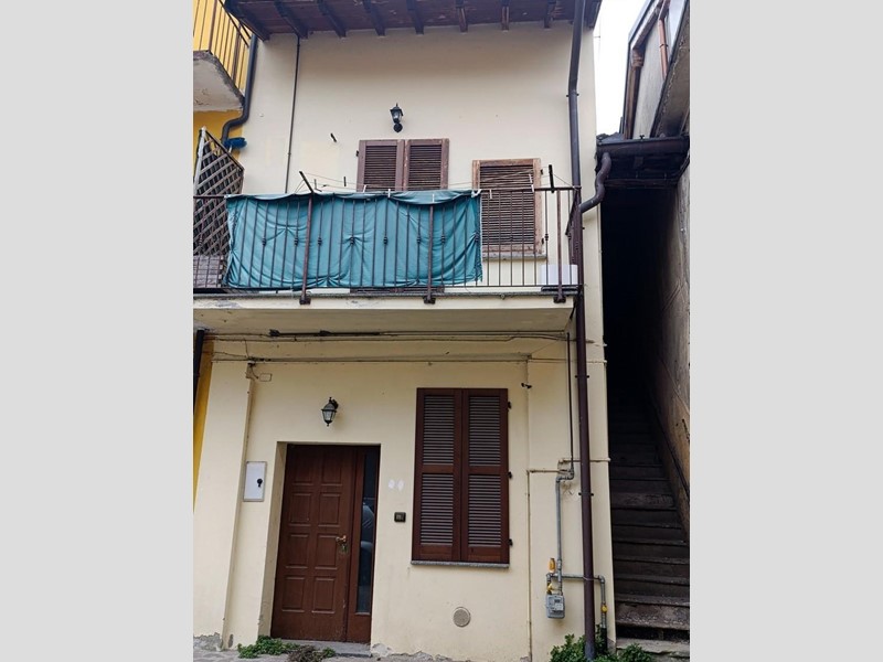 Quadrilocale in Vendita a Canonica d'Adda, 42'715&euro;, 124 m²
