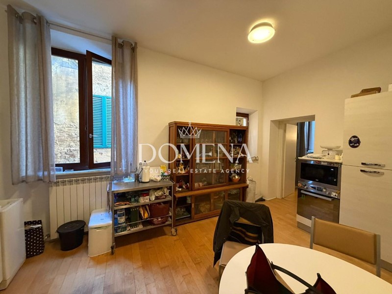 Quadrilocale in Vendita a Siena, 355'000&euro;, 90 m², arredato