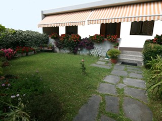 Trilocale in Vendita a Carrara, zona Marina di Carrara, 320'000&euro;, 85 m², arredato