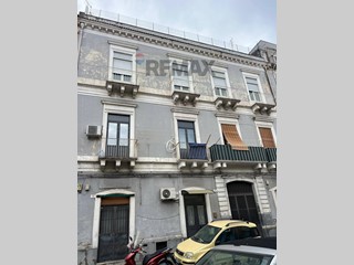 Appartamento in Vendita a Catania, 75'000&euro;, 113 m²