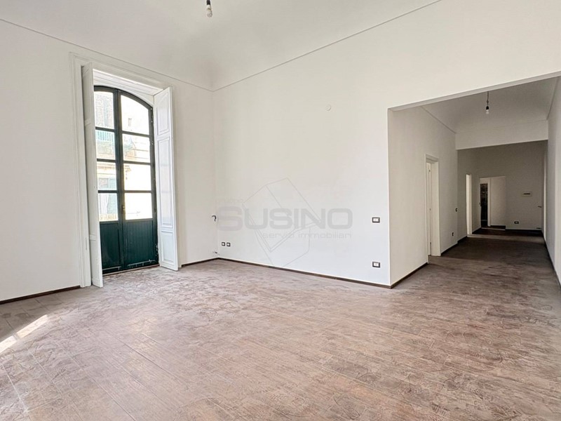 Quadrilocale in Affitto a Siracusa, 900&euro;, 145 m²