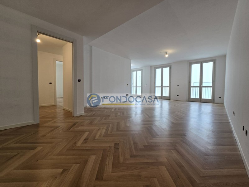 Quadrilocale in Vendita a Pavia, 725'000&euro;, 160 m²