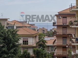 Quadrilocale in Vendita a Giarre, 79'000&euro;, 98 m²