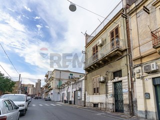 Bilocale in Vendita a Catania, 48'000&euro;, 81 m²