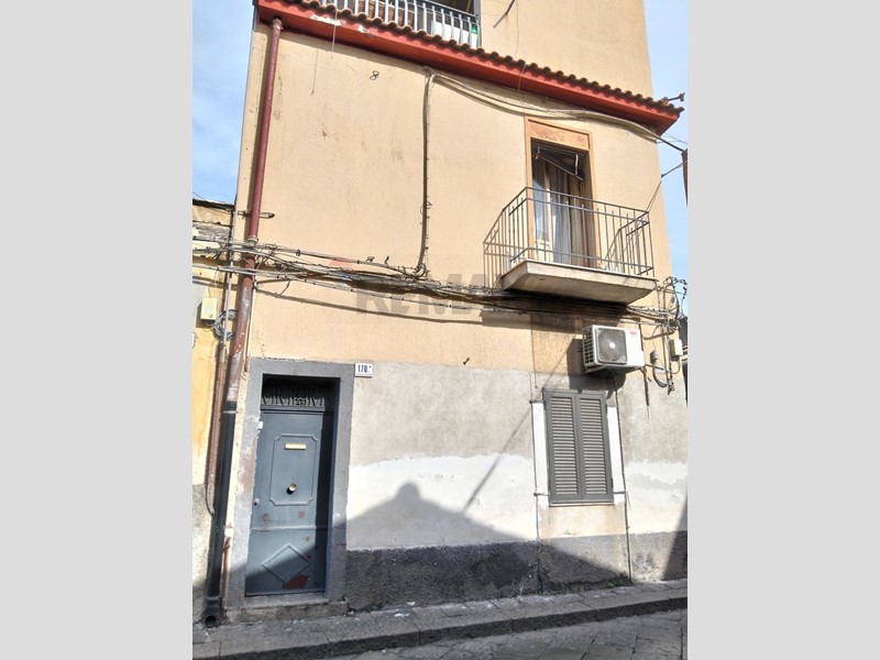 Bilocale in Vendita a Catania, 55'000&euro;, 85 m²