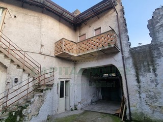 Appartamento in Vendita a Portico di Caserta, 40'000&euro;, 100 m²