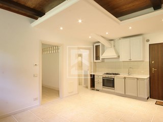 Bilocale in Vendita a Gardone Riviera, 109'000&euro;, 48 m²