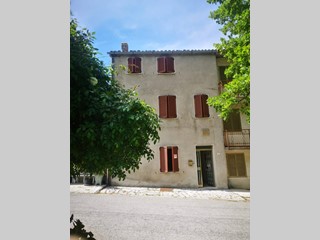 Appartamento in Vendita a Cagli, 28'000&euro;, 75 m²
