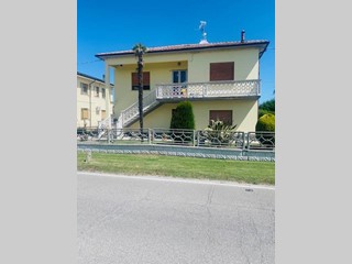 Quadrilocale in Affitto a Ferrara, 850&euro;, 110 m²