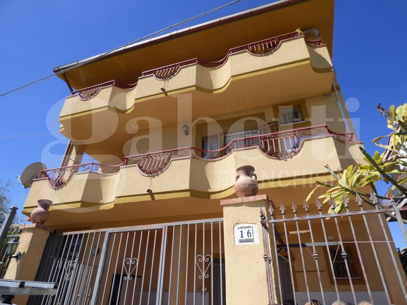 Trilocale in Vendita a Bagheria, 130'000&euro;, 100 m²