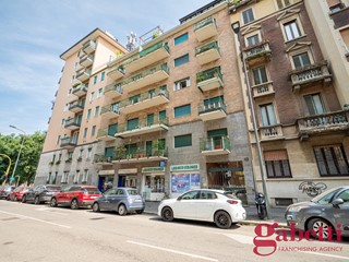 Trilocale in Vendita a Milano, 1'750&euro;, 71 m², arredato