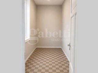 Appartamento in Vendita a Palermo, 159'000&euro;, 130 m²