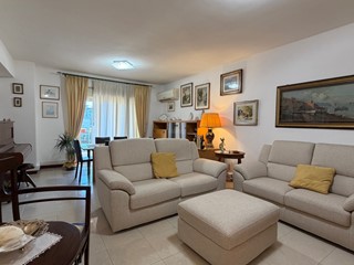 Quadrilocale in Vendita a Siracusa, zona Mazzarona, 115'000&euro;, 110 m²