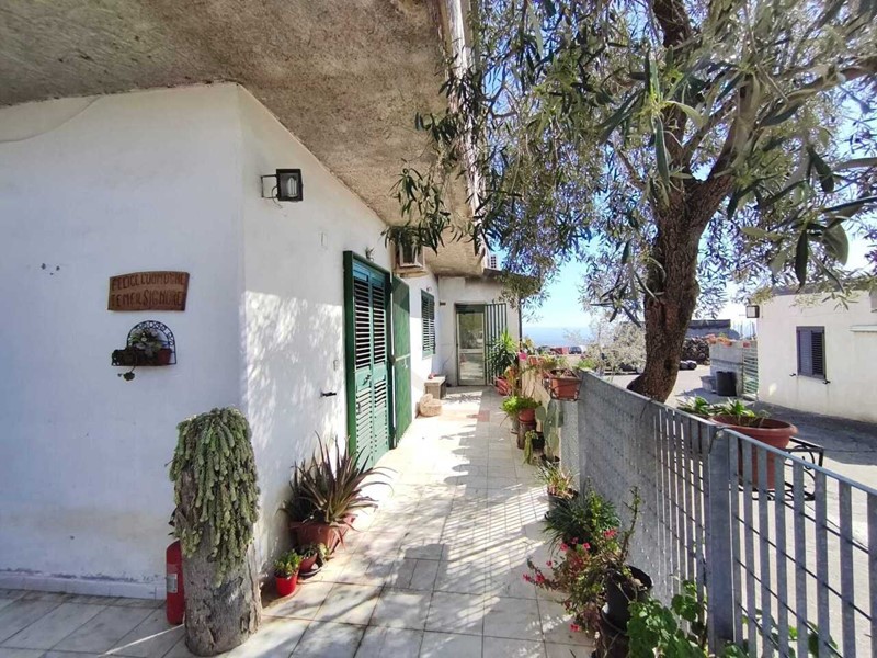 Trilocale in Affitto a Belpasso, zona Semicentro, 500&euro;, 90 m²