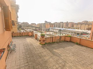 Appartamento in Vendita a Genova, zona San Fruttuoso, 310'000&euro;, 125 m²