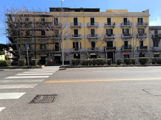 Appartamento in Vendita a Messina, 390'000&euro;, 260 m²