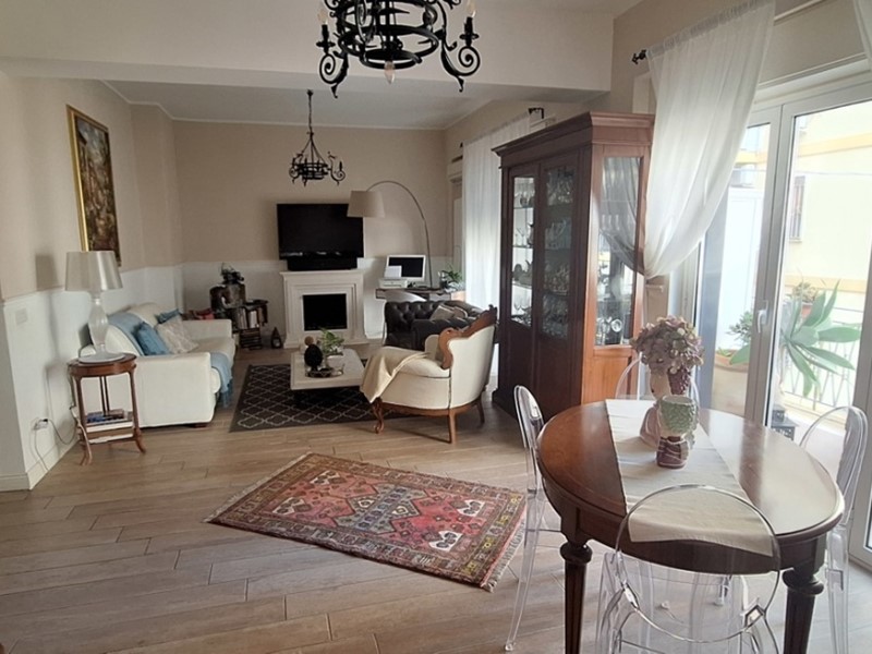 Quadrilocale in Vendita a Messina, 170'000&euro;, 128 m²