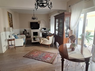 Quadrilocale in Vendita a Messina, 170'000&euro;, 128 m²