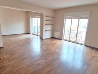 Quadrilocale in Vendita a Messina, 165'000&euro;, 132 m²