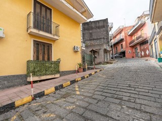 Appartamento in Vendita a Aci Catena, 109'000&euro;, 100 m², con Box