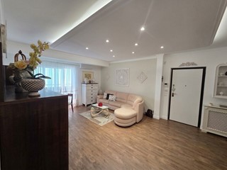 Quadrilocale in Vendita a Messina, 280'000&euro;, 140 m², con Box