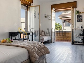 Monolocale in Affitto a Fiumicino, zona Isola Sacra, 1'200&euro;, 42 m², arredato