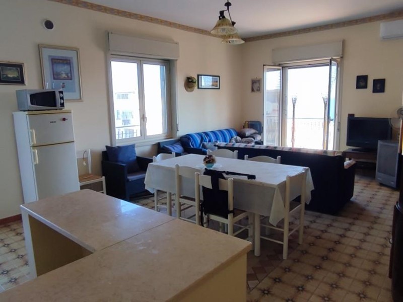 Appartamento in Vendita a Giardini Naxos, zona Naxos Schiso', 165'000&euro;, 106 m², arredato