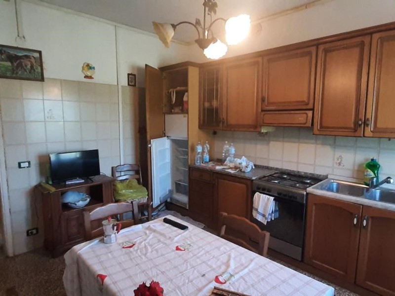 Appartamento in Vendita a Castellina Marittima, zona Le Badie, 115'000&euro;, 110 m², arredato, con Box