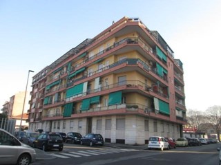Trilocale in Vendita a Torino, 63'750&euro;, 80 m²