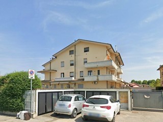 Trilocale in Vendita a Massalengo, 43'000&euro;, 46 m², con Box