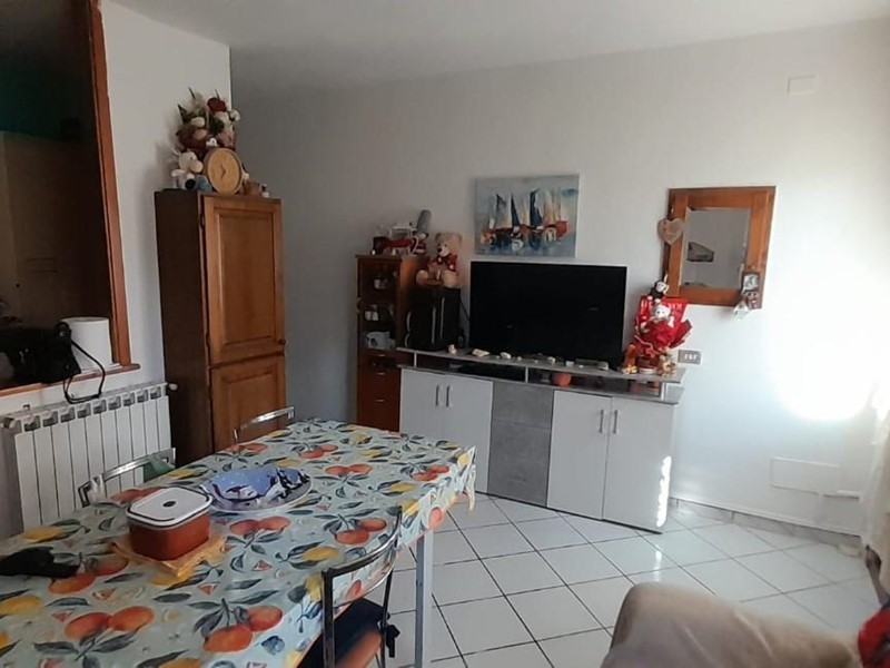 Bilocale in Vendita a Prato, zona Maliseti, 98'000&euro;, 55 m²