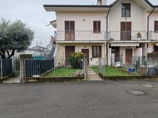 Quadrilocale in Vendita a Mornico al Serio, 80'043&euro;, 151 m², con Box