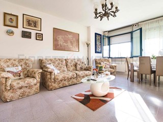 Quadrilocale in Vendita a Campiglia Marittima, zona Venturina Terme, 165'000&euro;, 92 m², arredato, con Box