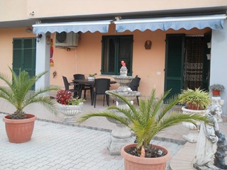 Trilocale in Vendita a Castellina Marittima, zona Le Badie, 135'000&euro;, 90 m², arredato