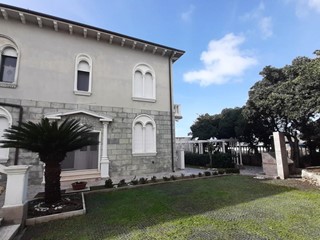 Appartamento in Vendita a Rosignano Marittimo, zona Castiglioncello, 735'000&euro;, 135 m², arredato