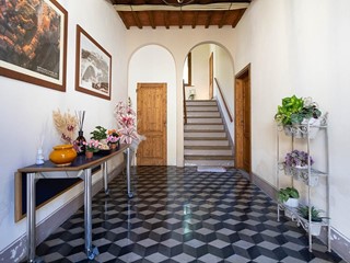 Appartamento in Vendita a Santa Maria a Monte, 256'000&euro;, 226 m², con Box