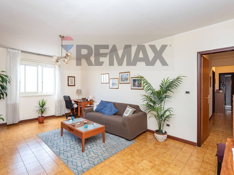 Quadrilocale in Vendita a Catania, 115'000&euro;, 118 m²