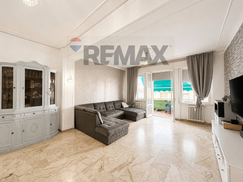 Appartamento in Vendita a Falconara Marittima, 145'000&euro;, 167 m²