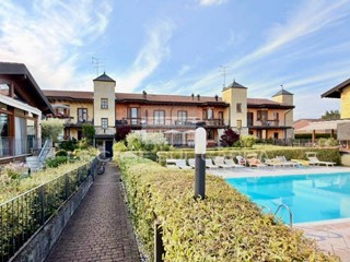 Appartamento in Vendita a Lonato del Garda, 575'000&euro;, 168 m²