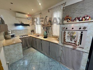 Quadrilocale in Vendita a Palermo, 75'000&euro;, 78 m²