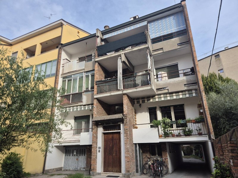 Trilocale in Vendita a Ferrara, 143'000&euro;, 67 m²
