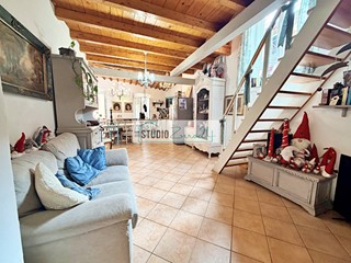 Appartamento in Vendita a Seravezza, 240'000&euro;, 125 m²