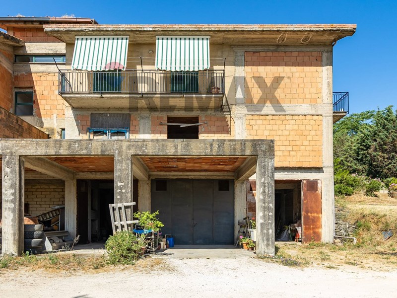 Appartamento in Vendita a Caltagirone, 95'000&euro;, 140 m²