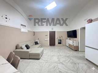 Trilocale in Vendita a Casoria, 75'000&euro;, 98 m²