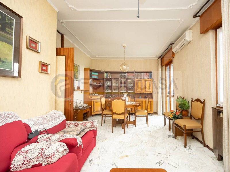 Trilocale in Vendita a Milano, 295'000&euro;, 90 m²